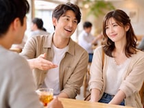 「今度みんなで会おう」周囲にあなたを紹介したがるのは男性の“本命行動”