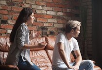好きな人の前でやっちゃダメ。意外と男性が引いてしまう「女性の行動」