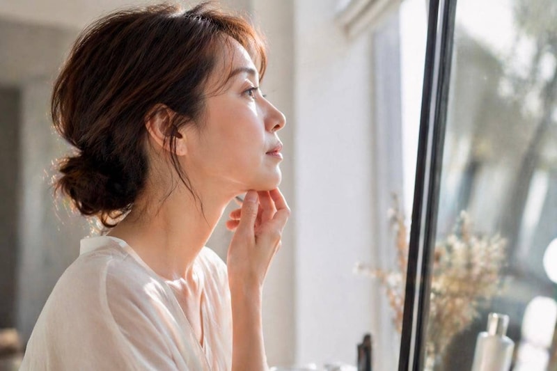 「横から見たときに差がつく」40代以降に見直したい“老け見えポイント”