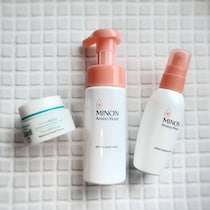 【敏感肌でも使える】肌荒れが止まらない人へ。ゆらぐ季節に頼れる“低刺激保湿コスメ”３選