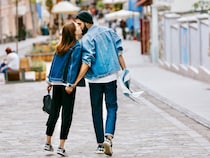 歩き方に注目するだけ。あなたの彼の「本当の性格」を知る方法