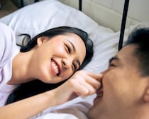 少々やり過ぎなくらいがちょうどいい。男性を夢中にさせる「スキンシップ」