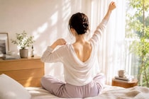 後ろ姿がなんだか重たい…。40代以降が見直したい“肩甲骨まわり”の整え方