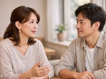 あなたの話を遮らない。男性の本命サインは“話の聞き方”に出る