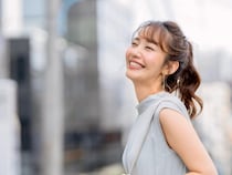自然と男性が惹かれていく。モテる女性に共通する「特徴」とは
