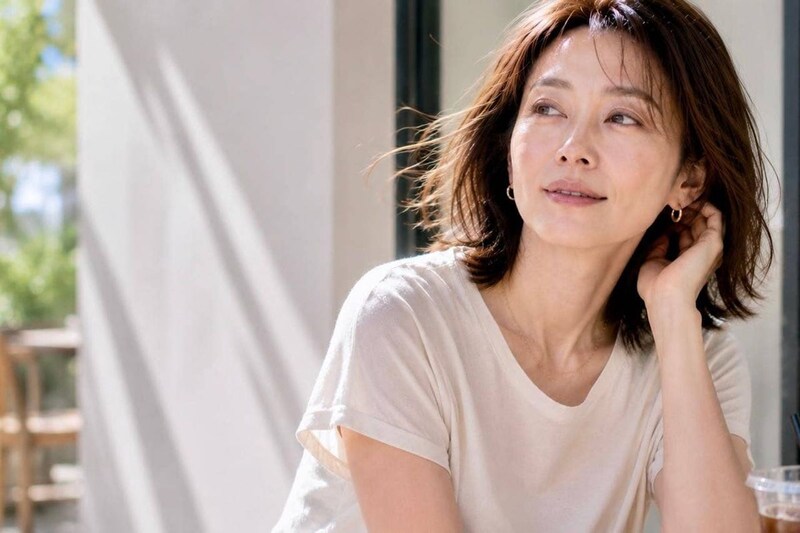 「崩れない」より、“ヨレても自然”。40代・50代が見直したい2026初夏メイク
