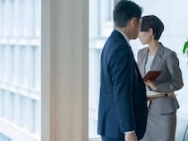 信頼・仕事・居場所を失う可能性も。職場不倫がバレた時の「代償」