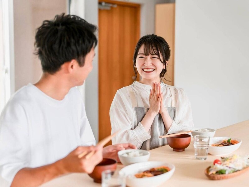 褒め言葉でバレバレ！男性が本命女性だけに見せる「愛情サイン」
