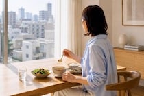 野菜から食べた方が痩せる？40代以降が知っておきたい“食べる順番”の話