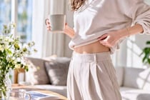 パンツのウエストがきつくなってきた…。“姿勢と体幹”を整えて下腹を引き締める簡単習慣