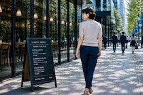 ダイエット中、外食の日は朝昼で調整するor普段通り食べる。崩れにくいのはどっち？