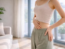 お腹のボリュームが気になる…。40代から始めたい“下腹とくびれ”を整える簡単習慣