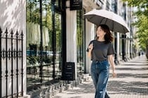その日傘、ちゃんと紫外線対策になってる？40代・50代が見直したい“正しい選び方”