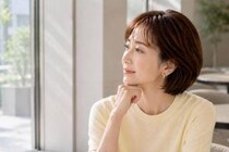 【40代・50代】表情がアカ抜けない原因は“描きすぎ眉”かも。今っぽい夏メイクの見直しポイント