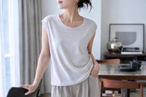 首元がなんだか詰まって見える…。40代から始めたい“デコルテすっきり”簡単習慣