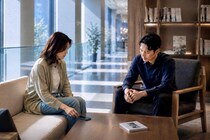 地味に傷ついている？「なんで言ってくれなかったの」は男性の本命行動