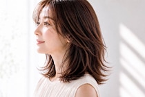髪にはツヤがあるのにアカ抜けない？大人世代が見直したい“毛先の仕上げ方”