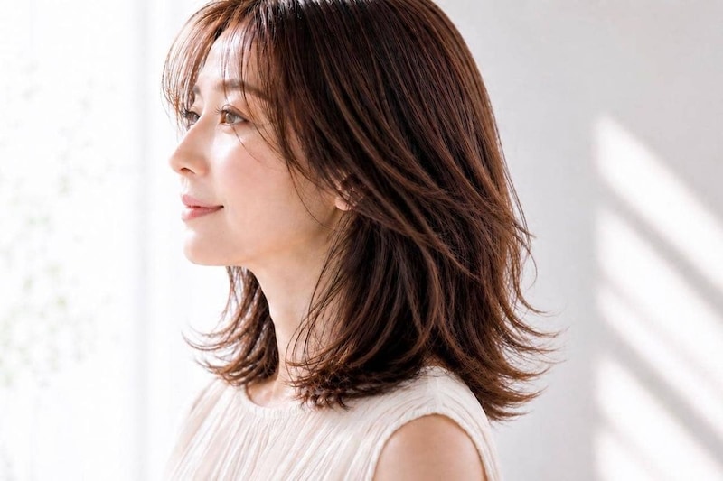 髪にはツヤがあるのにアカ抜けない？大人世代が見直したい“毛先の仕上げ方”