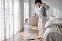 「昨日より体重が増えた…」で一喜一憂しない。40代以降が知っておきたい“体重の見方”