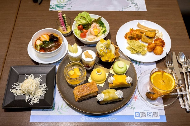 【東京】アフタヌーンティより絶対お得！桃やマンゴー、個性的なかき氷が食べ放題「夏のスイーツブッフェ」