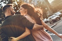 無意識にできたら完璧。男性が「本気で可愛い」と思う女性の特徴