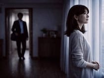 「もう耐えられない…」夫の不倫が確信に変わる前、妻が取る行動