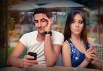 下心が丸わかりです。遊び目的の男性がしがちな「無意識行動」