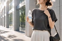 「汗をたくさんかいた日は塩分を摂るべき？」夏に知っておきたい“塩分補給の目安”