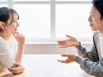 「彼ばっかり話してる」は本命サイン？男性の“自分語り”に隠された本音