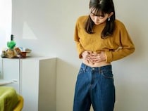 30秒間前屈するだけ。毎日１セット【お腹ダイエットに効く】簡単習慣
