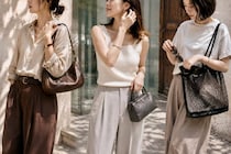小さな工夫でおしゃれに差がつく。シンプルな夏コーデを洗練して見せる「小物使い」３選