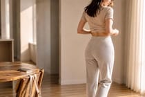 【最近、お尻が横へ広がって見える…】立ったまま30秒。ヒップラインを整える簡単エクササイズ