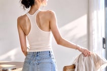 【背中のもたつきが悩みの種…】四つんばいで30秒。すっきり背中へ導く初心者向けピラティス習慣
