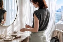 香水をつけているけど、香りが強すぎないかな…。夏こそ見直したい“香りのまとい方”