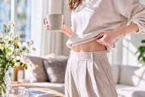 パンツのウエストがきつくなってきた…。“姿勢と体幹”を整えて下腹を引き締める簡単習慣