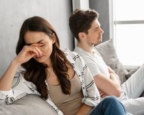 思わずヤキモチ。男性が無自覚に「嫉妬サイン」を出してしまう瞬間