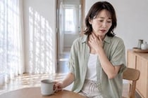 突然の熱さ、止まらない汗…。40代以降が知っておきたい「ホットフラッシュ」のこと