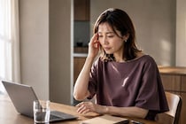 「最近、頭痛の出方が変わった気がする…」40代以降が知っておきたい“女性ホルモン”の変化