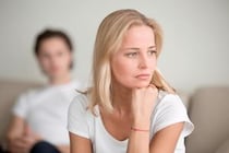 これ「別れたい」のサインかも。男性がしがちな「無意識行動」