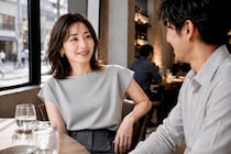「若く見られたい」が裏目に？40代でモテる女性は“無理に若ぶらない”