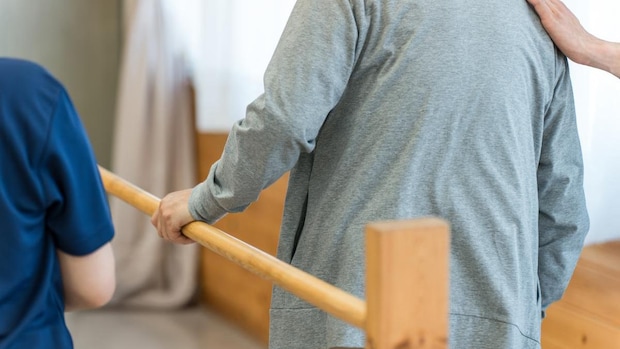 「抗がん剤をやめて歩きだしたら元気になった」─緩和ケア医が語る、治療より大切な“がんとの付き合い方”｜萬田緑平