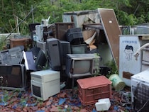 300個のシイタケ、300着の衣服、2000本の乾電池―「責任」を川に流す日本人｜インベカヲリ★