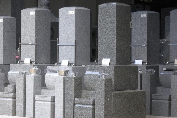 墓石の注文が激減──日本人は墓を作らなくなった｜島田裕巳