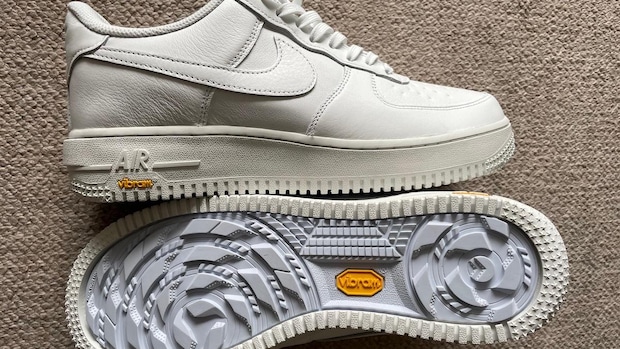 『NIKE』のエアフォース1|中西哲生