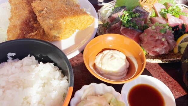 思いたって、漁師町のアジフライ定食｜大平一枝