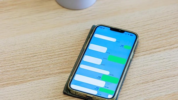 #5「男子校じゃん」「でもまあ、ほら、女子いるから」突如現れた“女子大生”は高校の同級生だった｜真下みこと