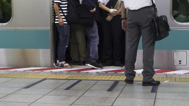 満員電車は奥から詰めないといけない｜辻皓平（ニッポンの社長）