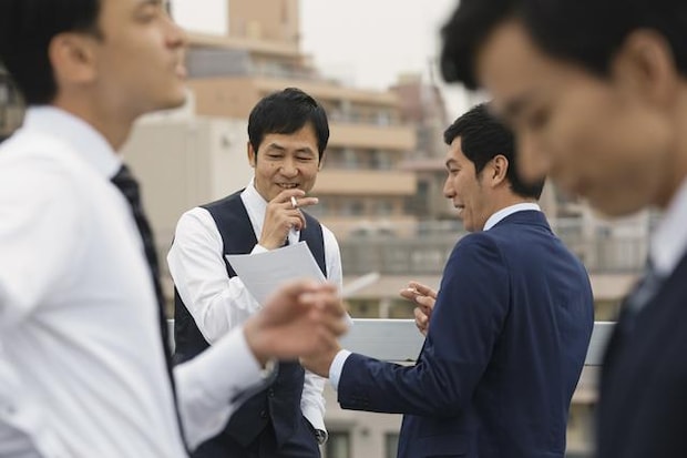 閉鎖的な男社会「ボーイズクラブ」が男性をも苦しめる…ハーバード大学精神科医の指摘|内田舞