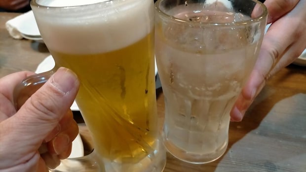 #1 ファミレスのハッピーアワー、生ビールとレモンサワーで乾杯したはいいけれど…｜小野寺史宜