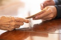 「親孝行」は義務ではない…嫌いな親に効く戦略的感謝のすすめ｜小島和男